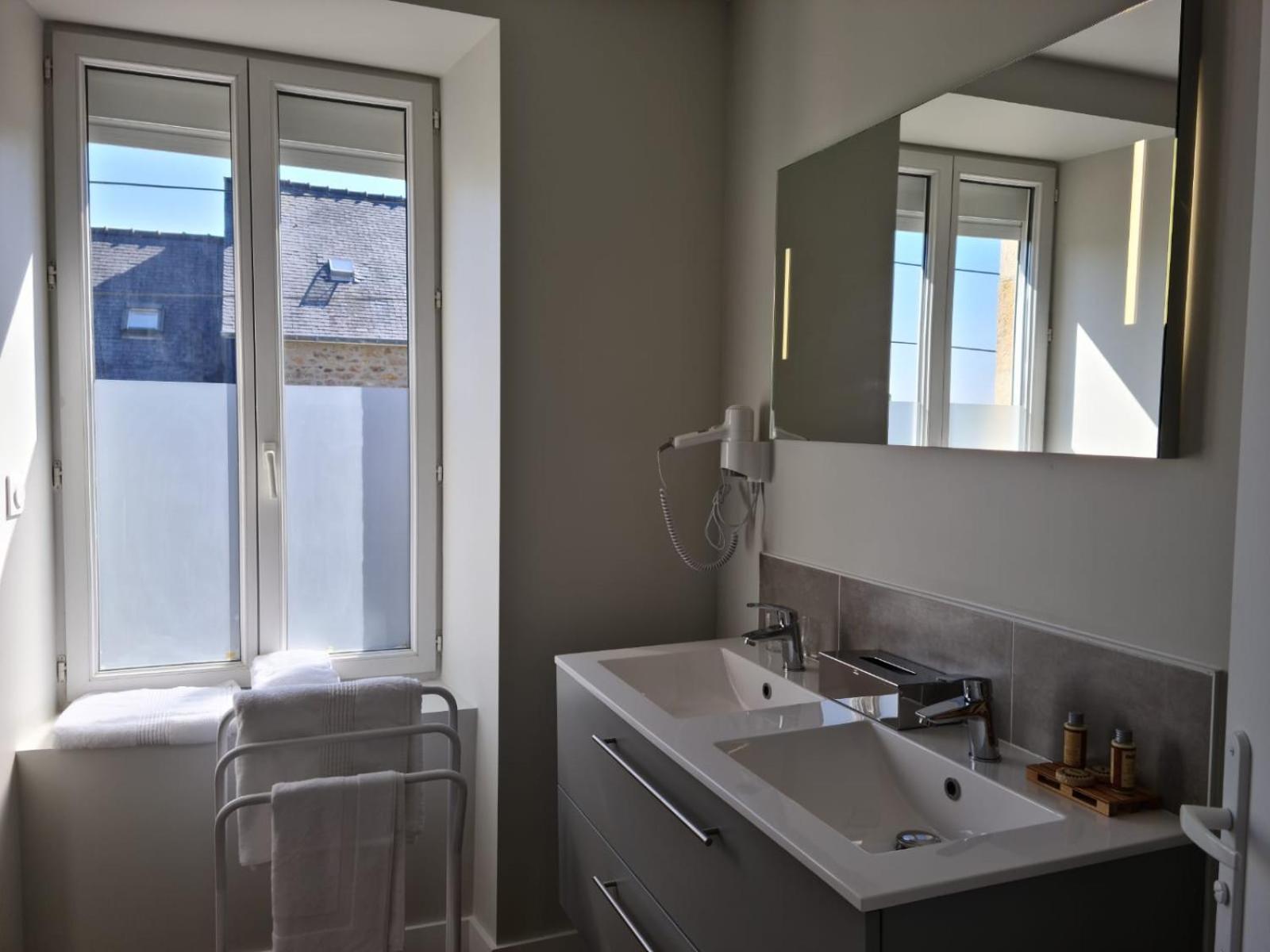 Bleu Outremer Saint-Cast-le-Guildo Room photo